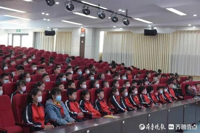 济南市图书馆组织开展“流动图书+阅读服务进校园”活动