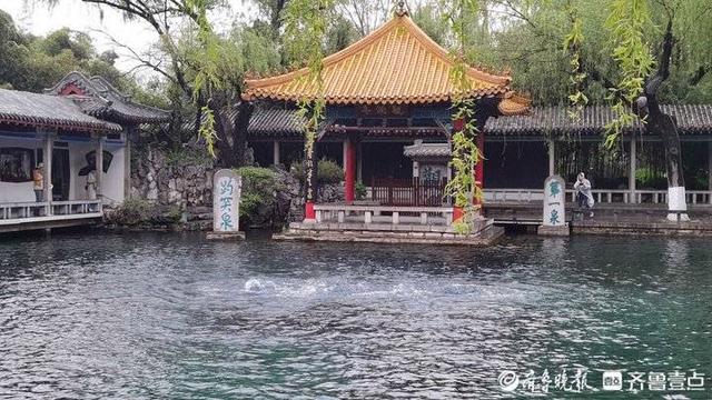 济南市民游客在年初办理的2023年济南市公园通游年票有效期延长90天