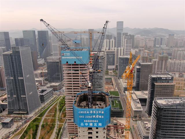 济南中央商务区CBD“五指山”之一的复地济南国际金融中心A1项目取得新的工程进展